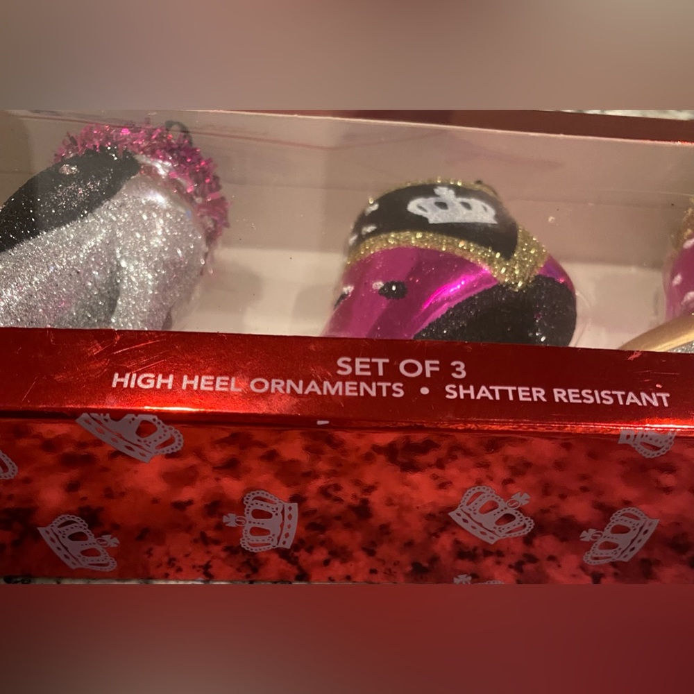 Juicy Couture High Heel Ornaments - Picture 4 of 11